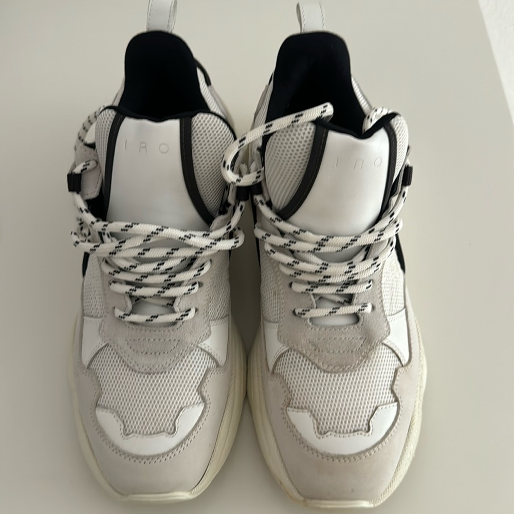 Woman designer sneaker